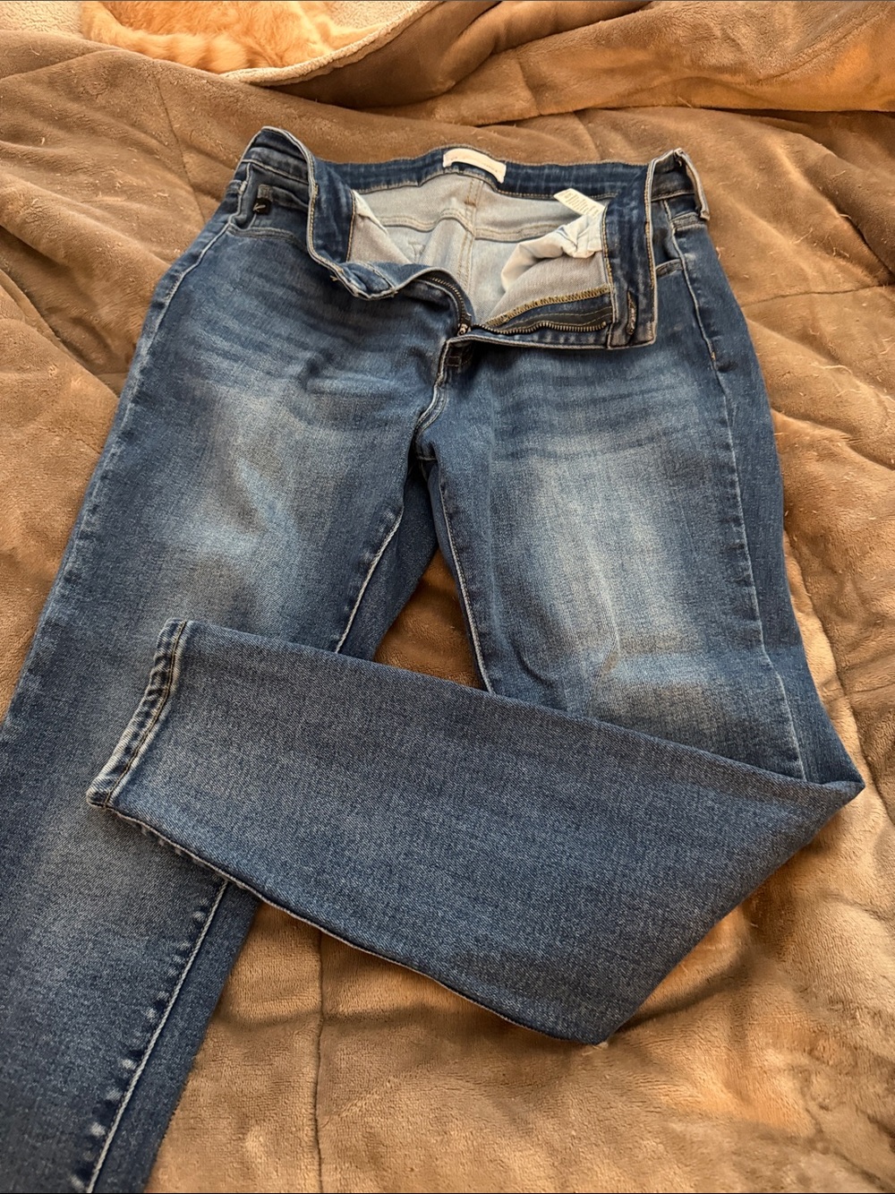 KanCan Skinny Jeans in Medium Blue Wash